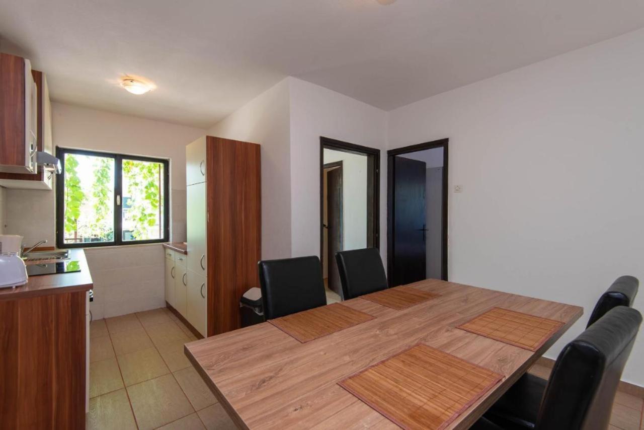 Apartments Ljiljana Оребич Экстерьер фото